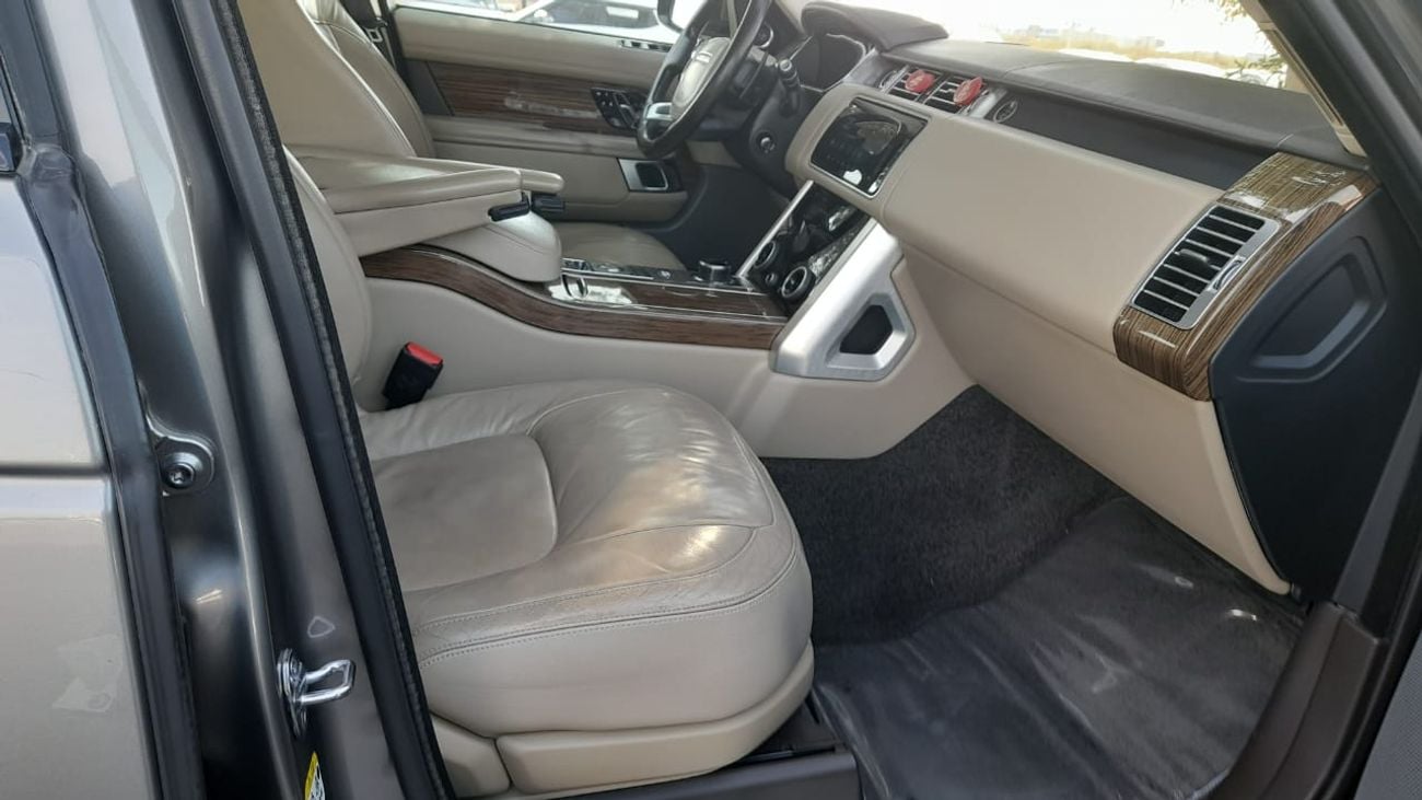 لاند روفر رينج روفر Land Rover Range Rover HSE Model Year- 2019 Kilometer- 159,400 Well-maintained car in excellent cond