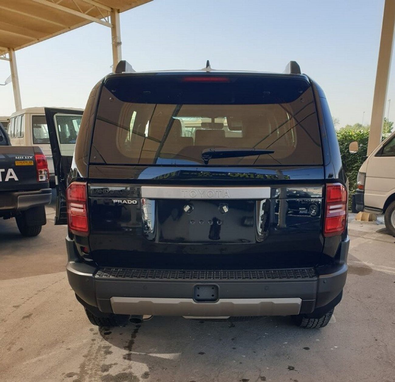 تويوتا برادو 2.8L LIMITED (DIESEL) S/R 4WD 5DOOR SUV