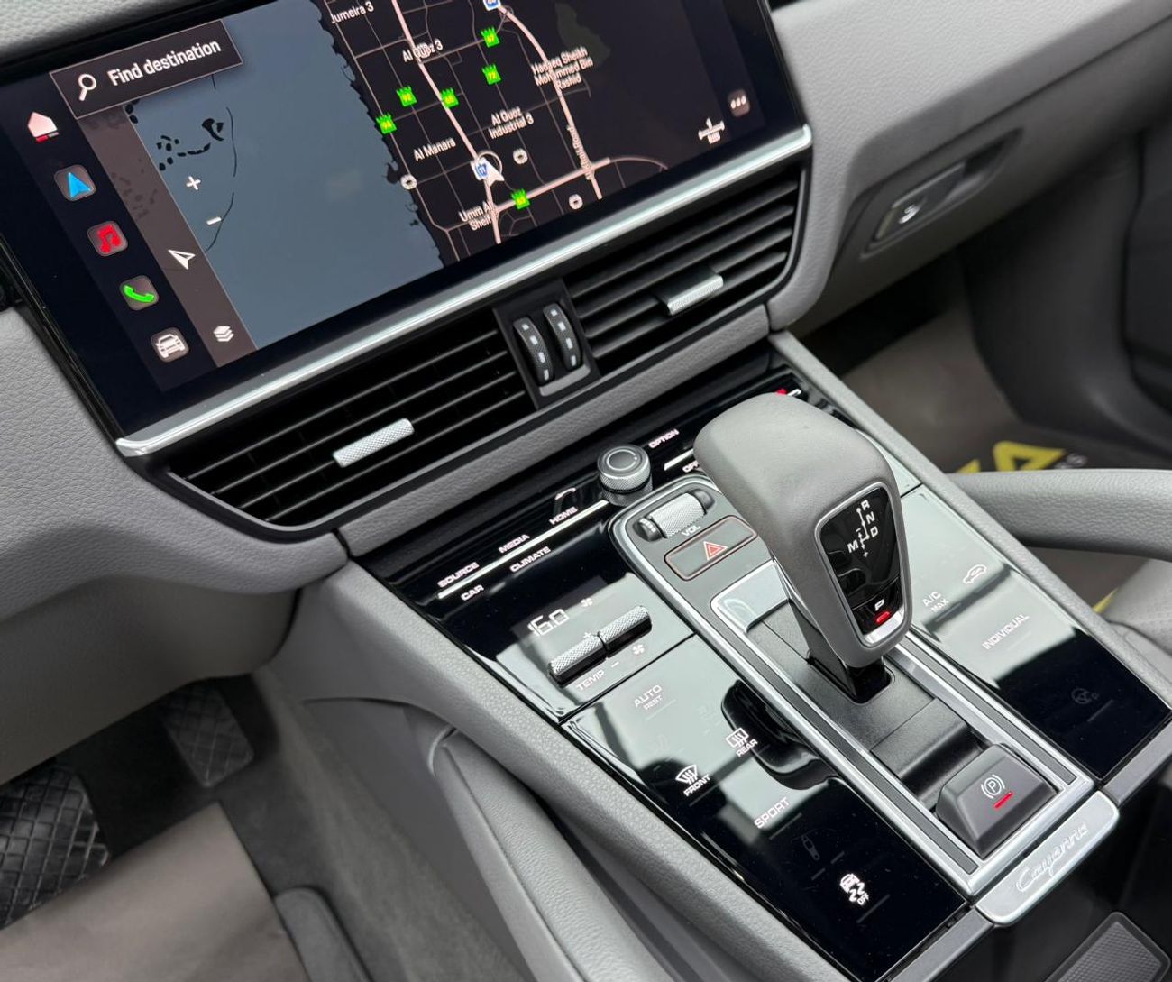 بورش كايان Std 3.0L (340 HP) 2022 Porsche Cayenne, Warranty, Full Porsche Service History, Very Low Km, Fully L