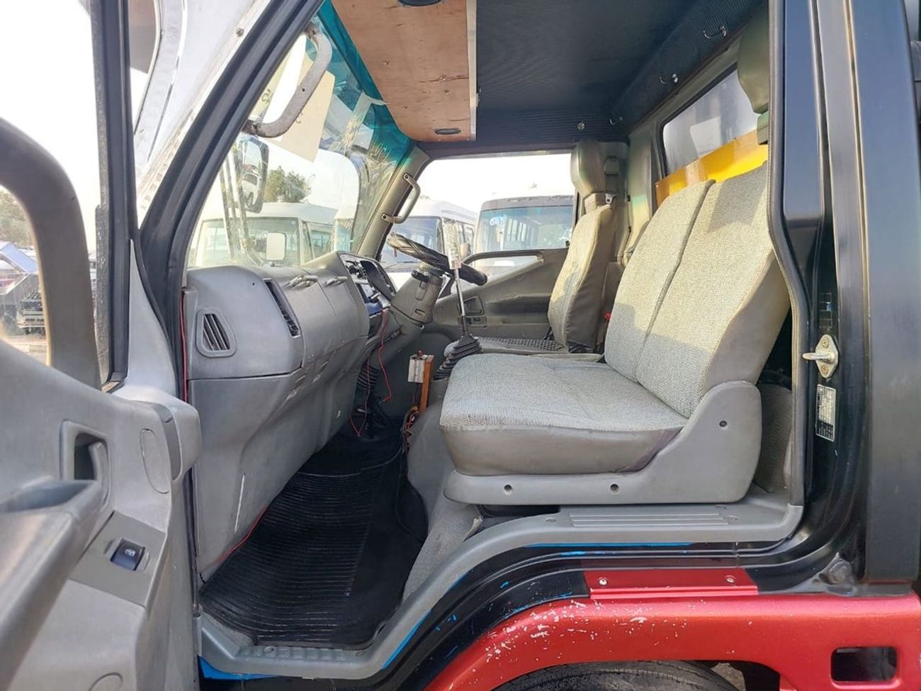 ميتسوبيشي فوسو كانتير MITSUBISHI CANTER TRUCK RHD 1995 MODEL 4.2 L DIESEL MANUAL(PM20009)