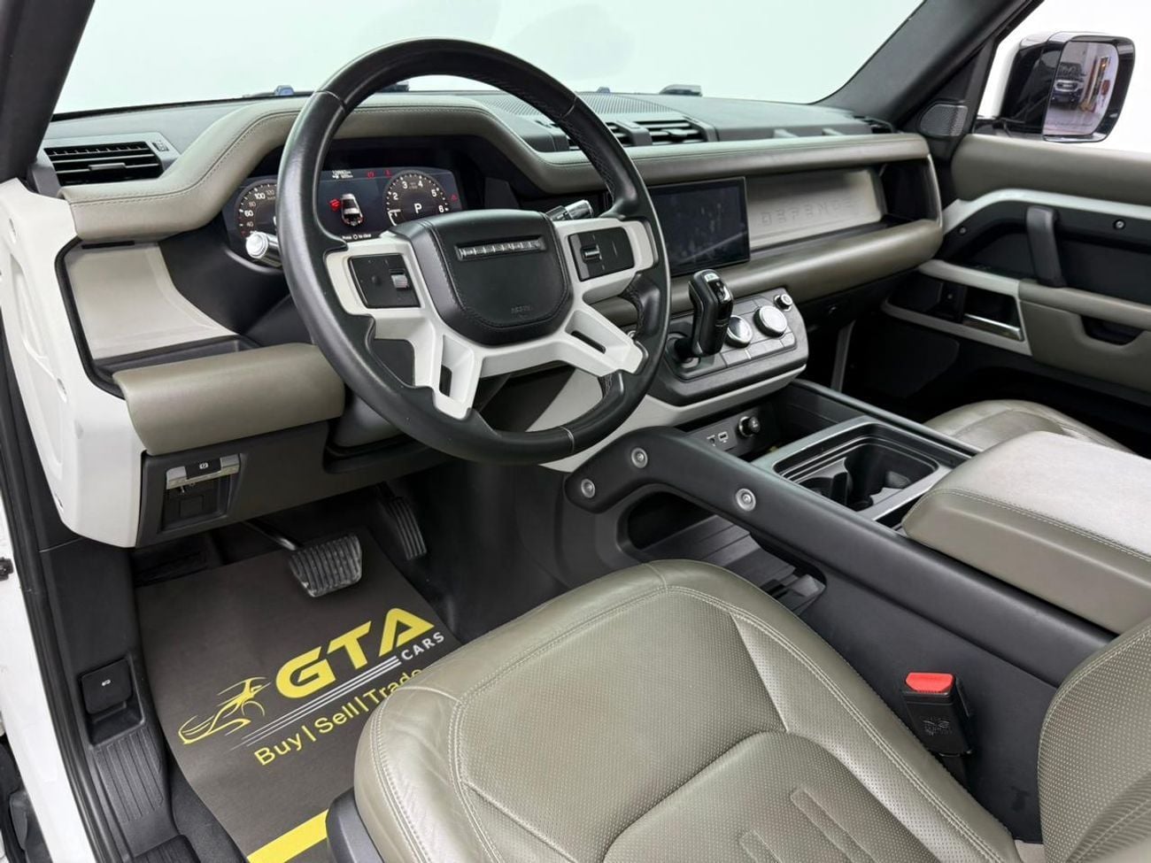 Land Rover Defender P400 90 HSE 3.0L (5 Seater) 2022 Land Rover Defender 90 HSE P400, 2027 LR Warranty, Full LR Service