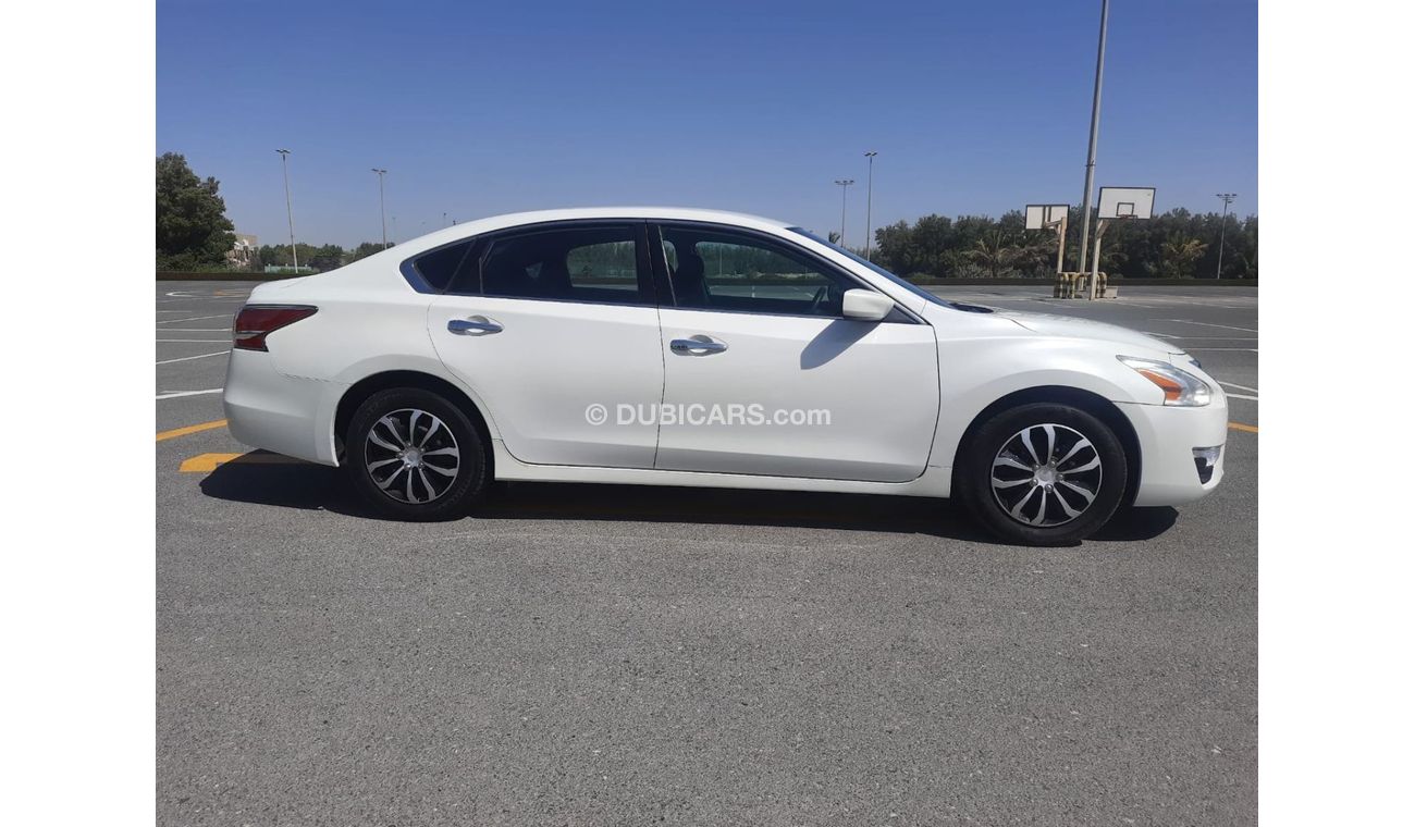 Nissan Altima SV Nissan altima 2015 full automatic accident free