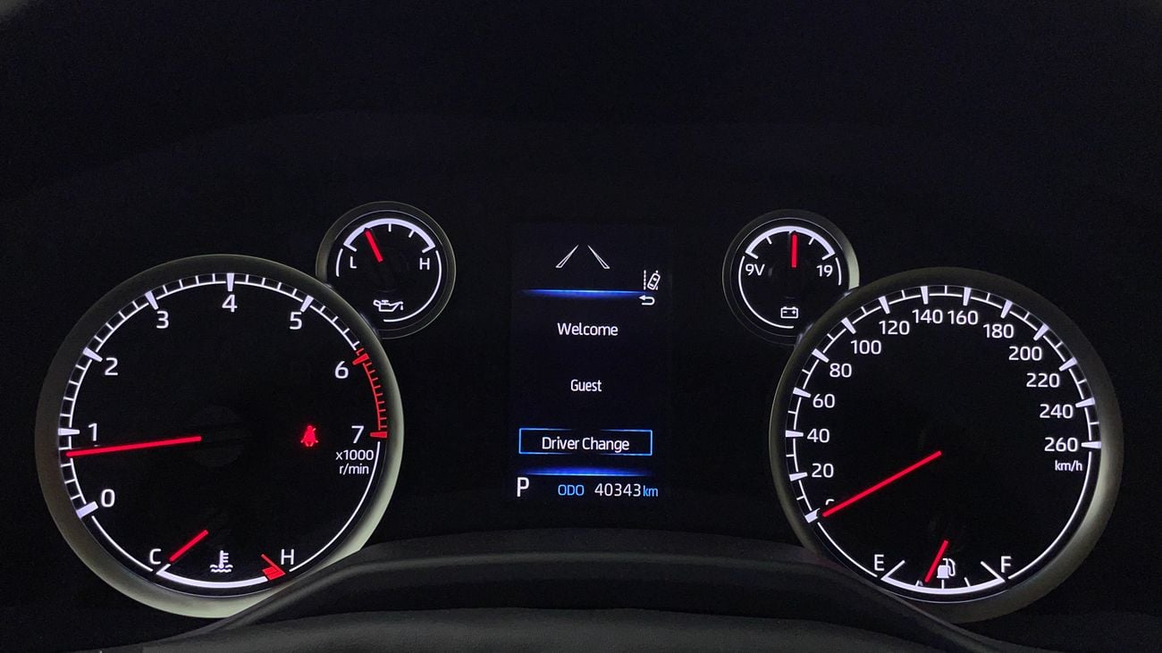 تويوتا لاند كروزر GXR 4 | بدون دفعة مقدمة | اختبار القيادة في المنزل