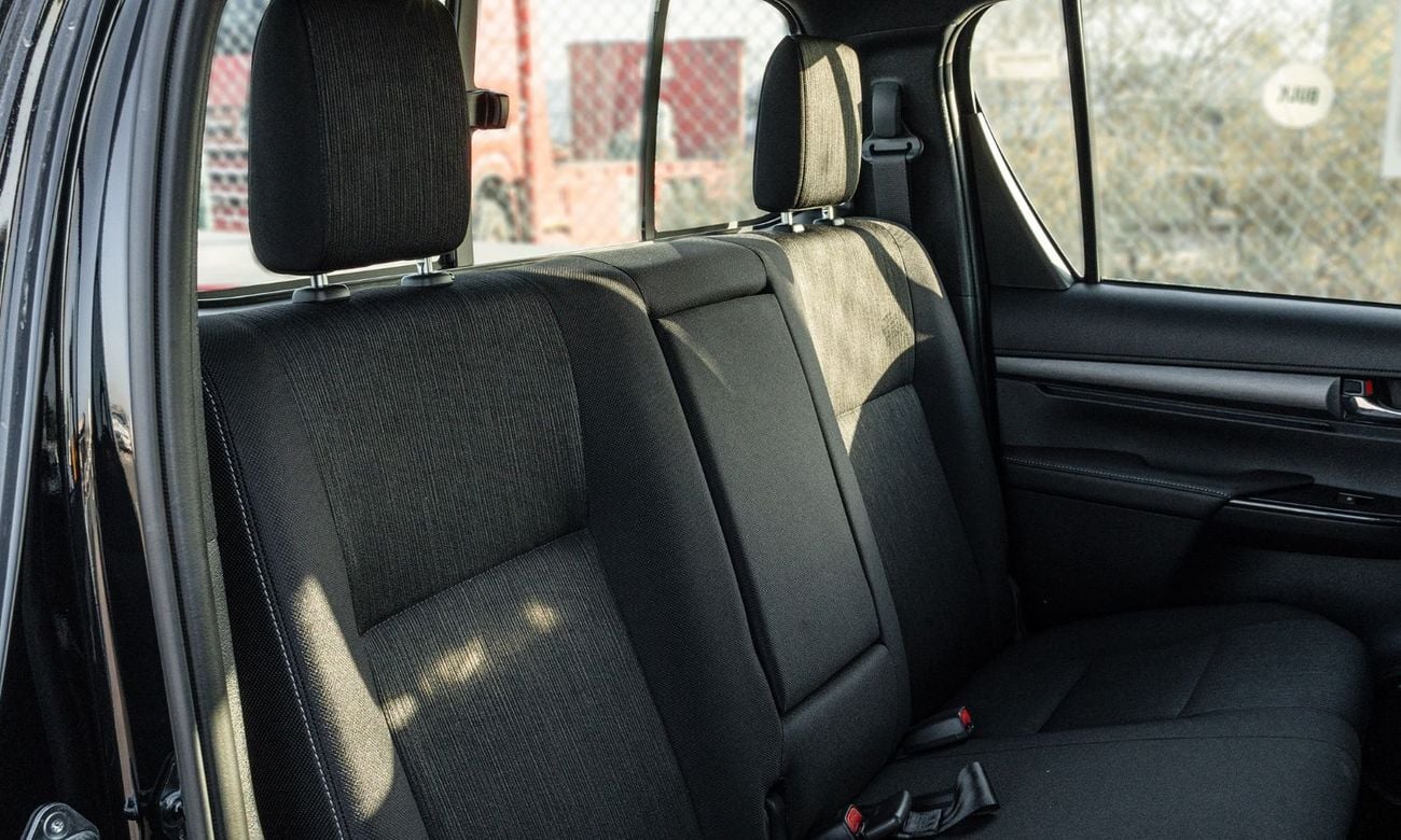 تويوتا هيلوكس 2026 Toyota Hilux Adventure 4.0L AT Petrol (Black-Black)