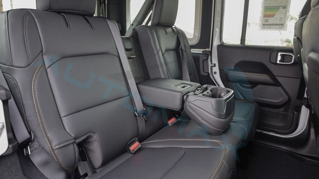 جيب رانجلر (For Export , НА ЭКСПОРТ) Unlimited Sahara I4 2.0L Turbo 2025 GCC Без пробега