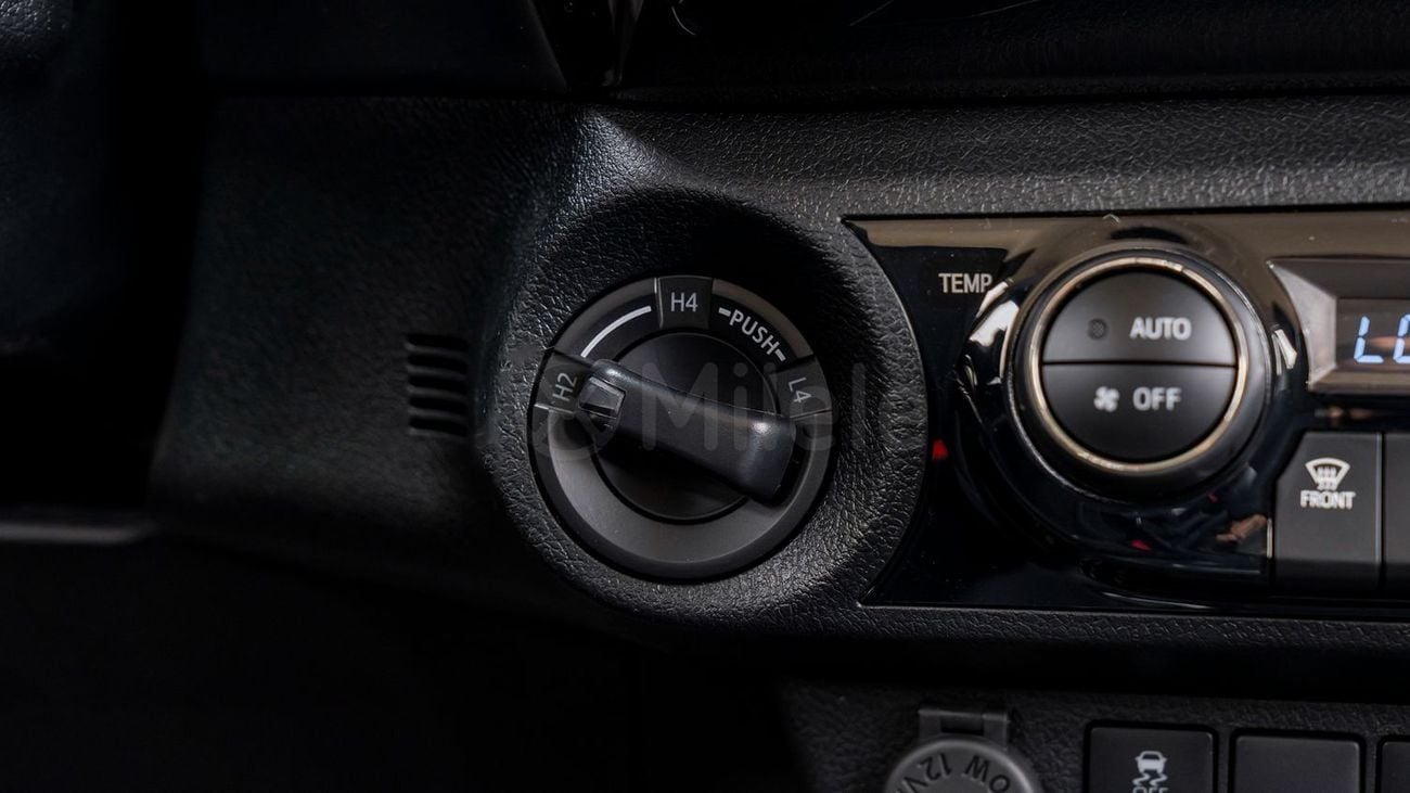 Toyota Hilux  HILUX DC 2.8 DIESEL MHEV AT 4WD | 2-YEAR WARRANTY + SERVICE AVAILABLE | IN-HOUSE FINANCING | 0% DOWN
