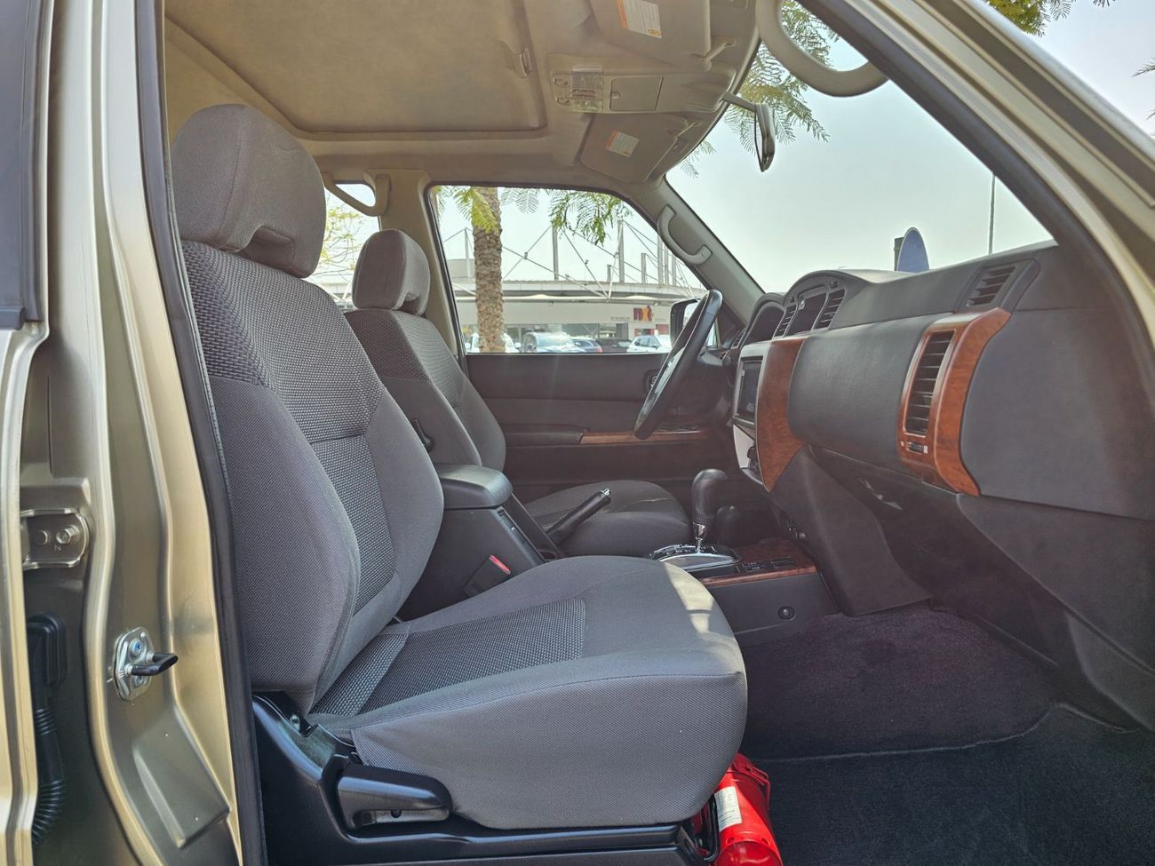 نيسان باترول سفاري GL 4.8L A/T (7 Seater)