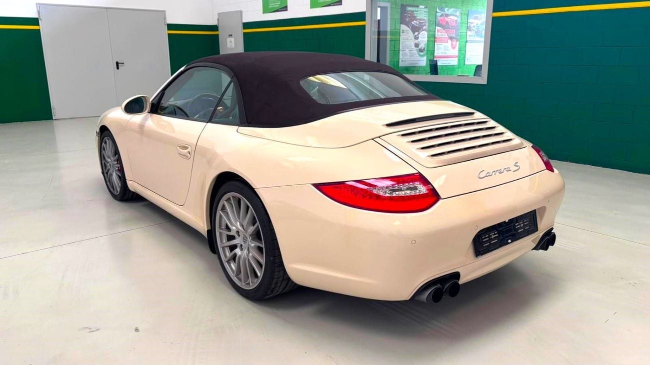 Porsche 911 CARRERA S - Manual - Cream white with Cocoa interiors!