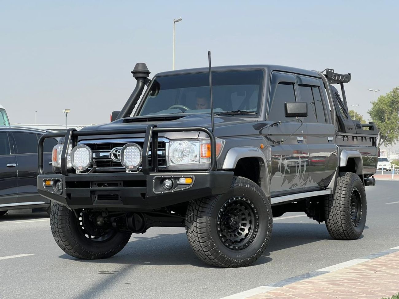Toyota Land Cruiser Pick Up The Toyota Land Cruiser Pickup (specifically the 70 Series/LC79) is a legendary, heavy-duty 4WD work
