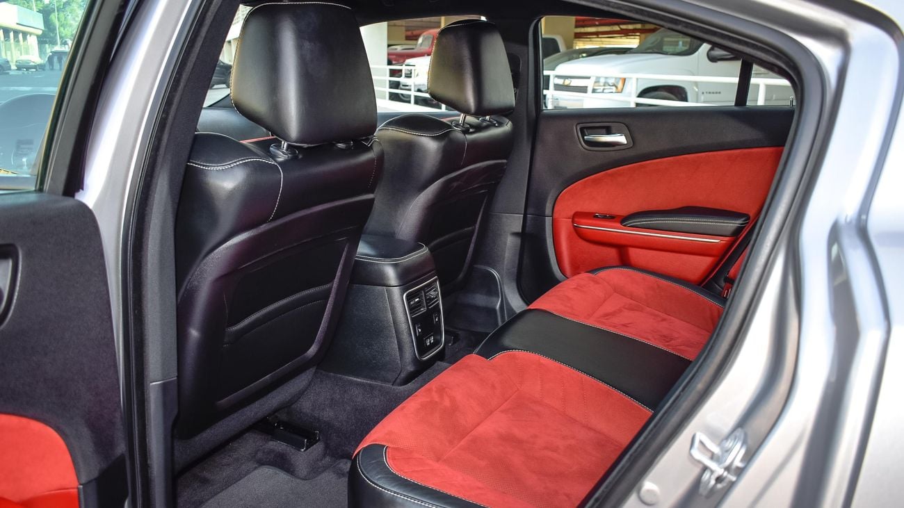 Dodge Charger SRT 392 HEMI