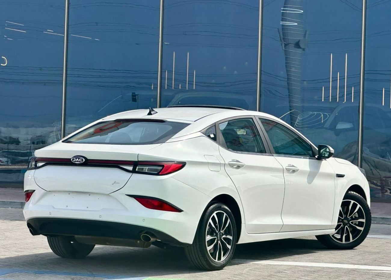 جاك J7 560-Monthly l GCC l 1.5T, Sunroof, Leather l Warranty