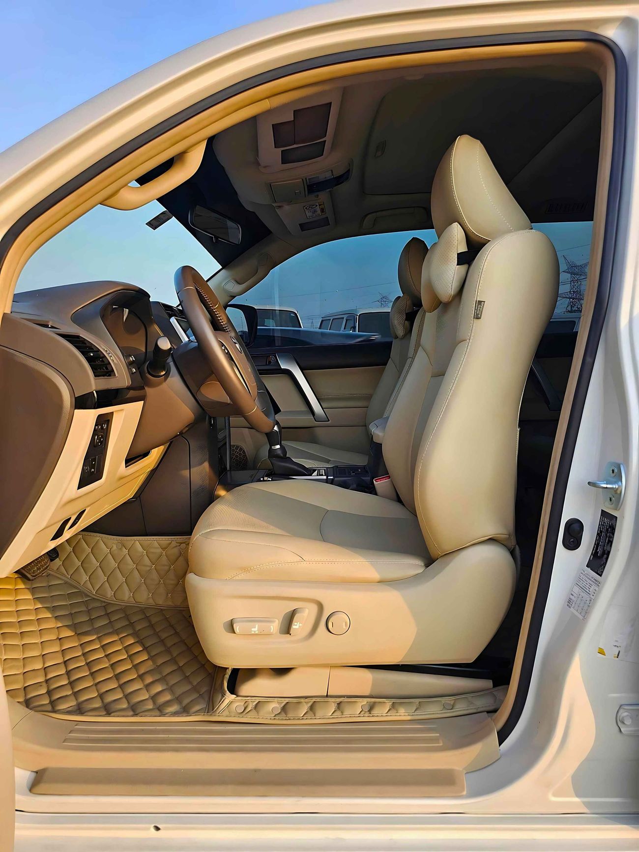 Toyota Prado GXR V6 / SUNROOF/  ELECTRIC LEATHER SEATS/  BACK TYRE/ LOW MILEAGE/ 2060 MONTHLY / LOT#205198