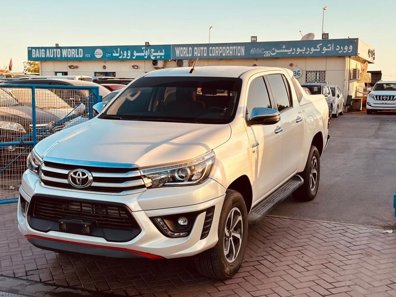 تويوتا هيلوكس ADVENTURE TRD