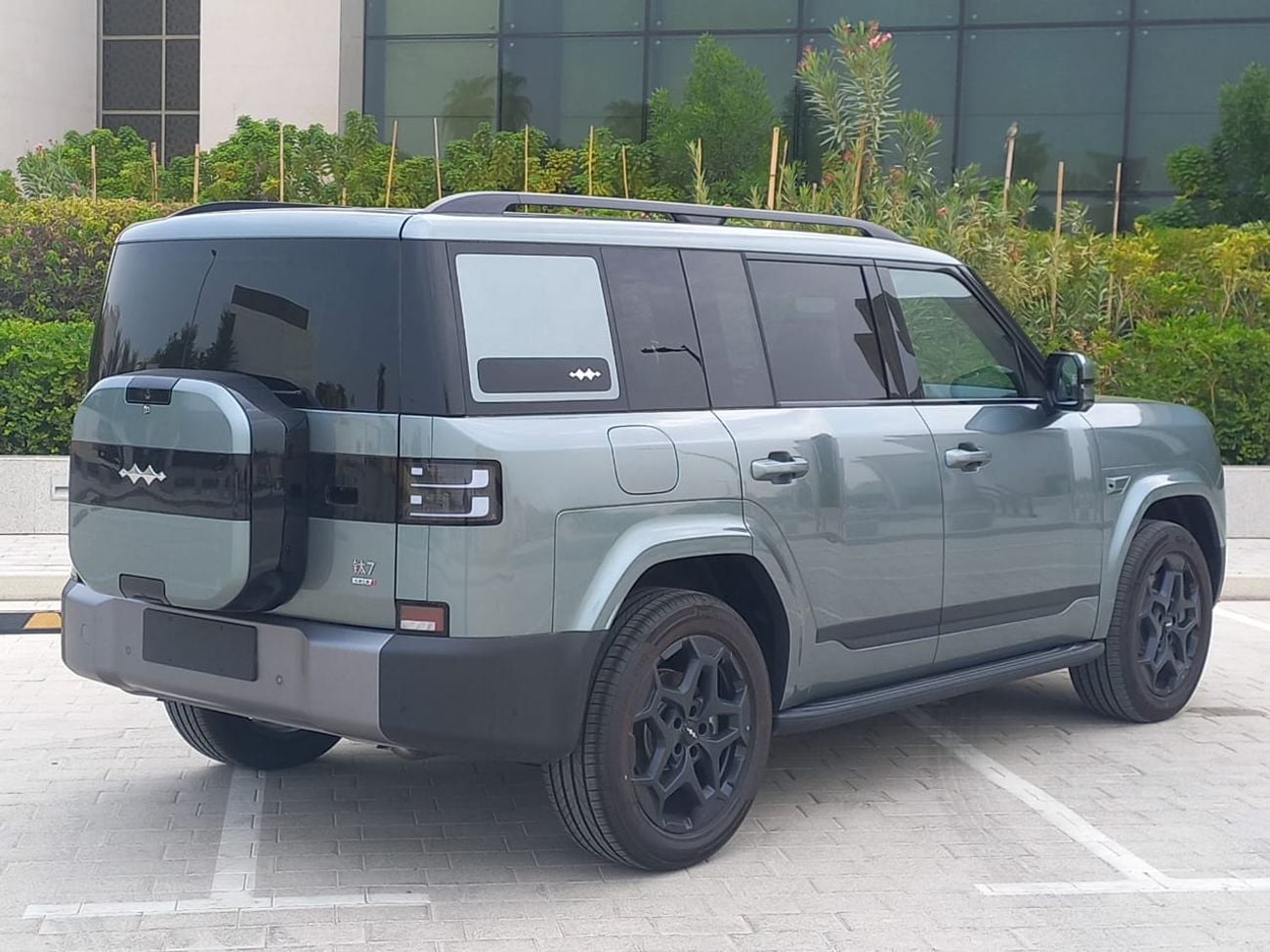بي واي دي ليوبارد 7 ULTRA