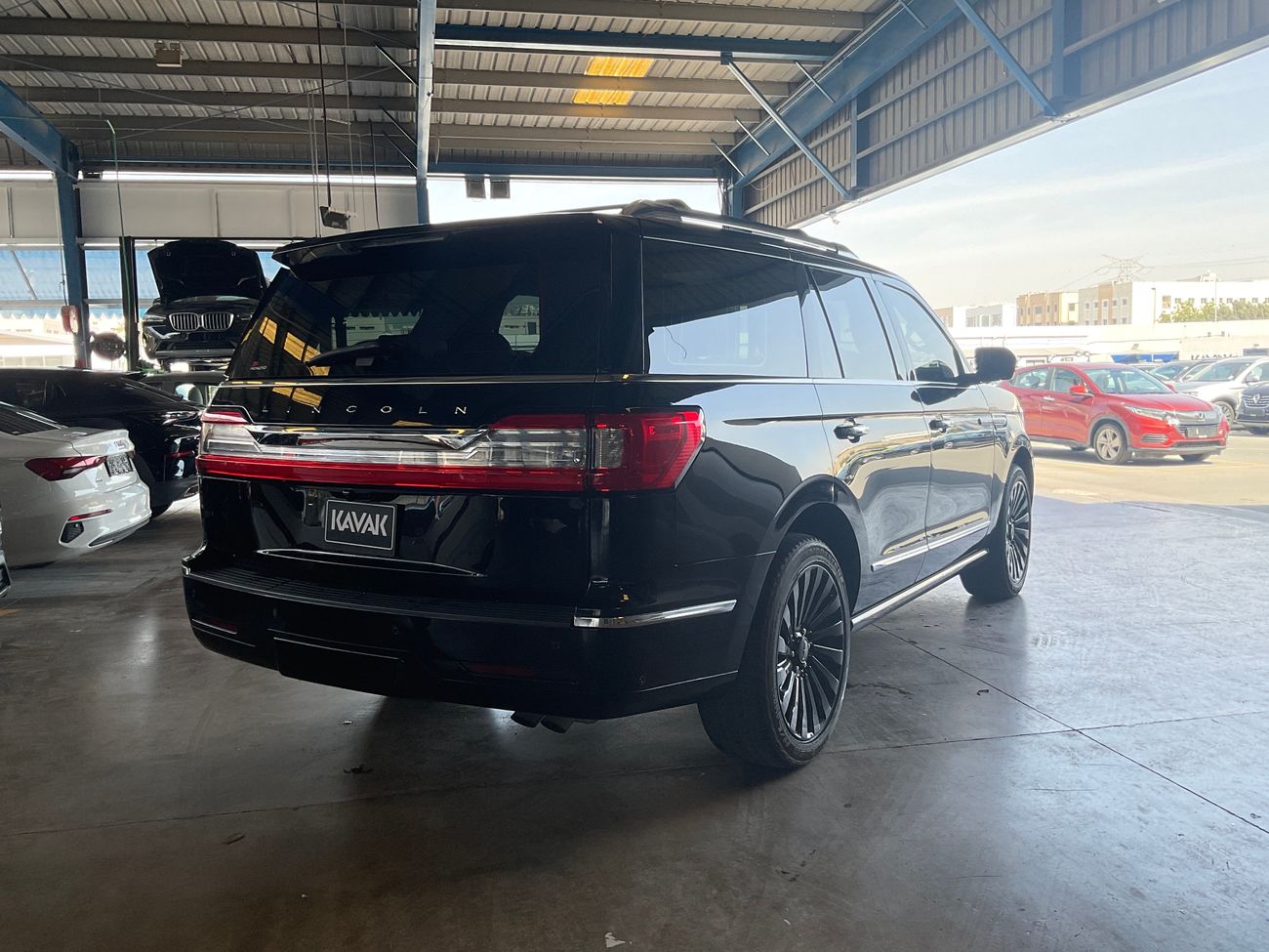 Lincoln Navigator Reserve | upto AED 20,000 Ramadan Discount | Guaranteed Warranty | 0 Down Payment