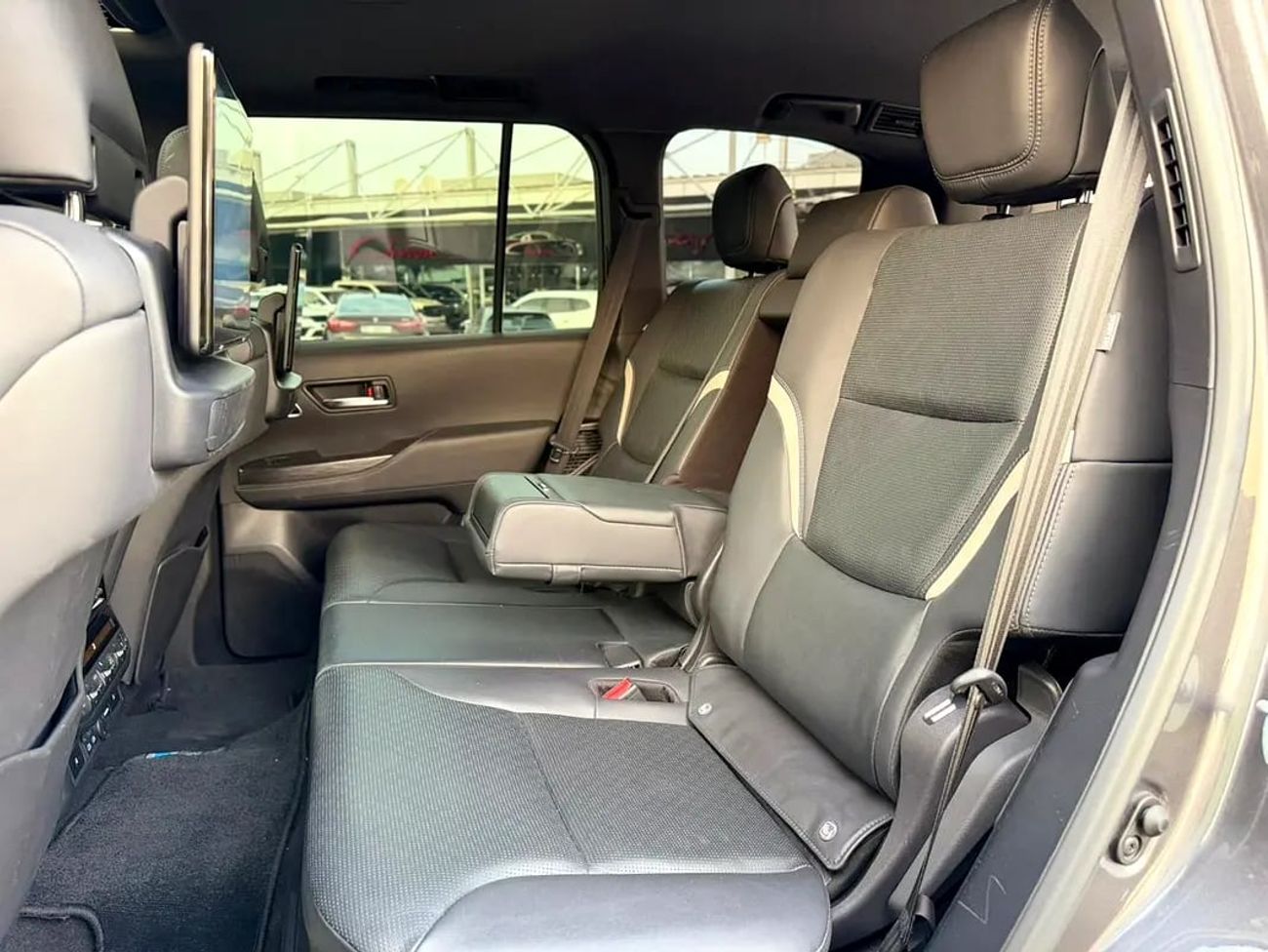 Toyota Land Cruiser GR Sport - GCC Specs