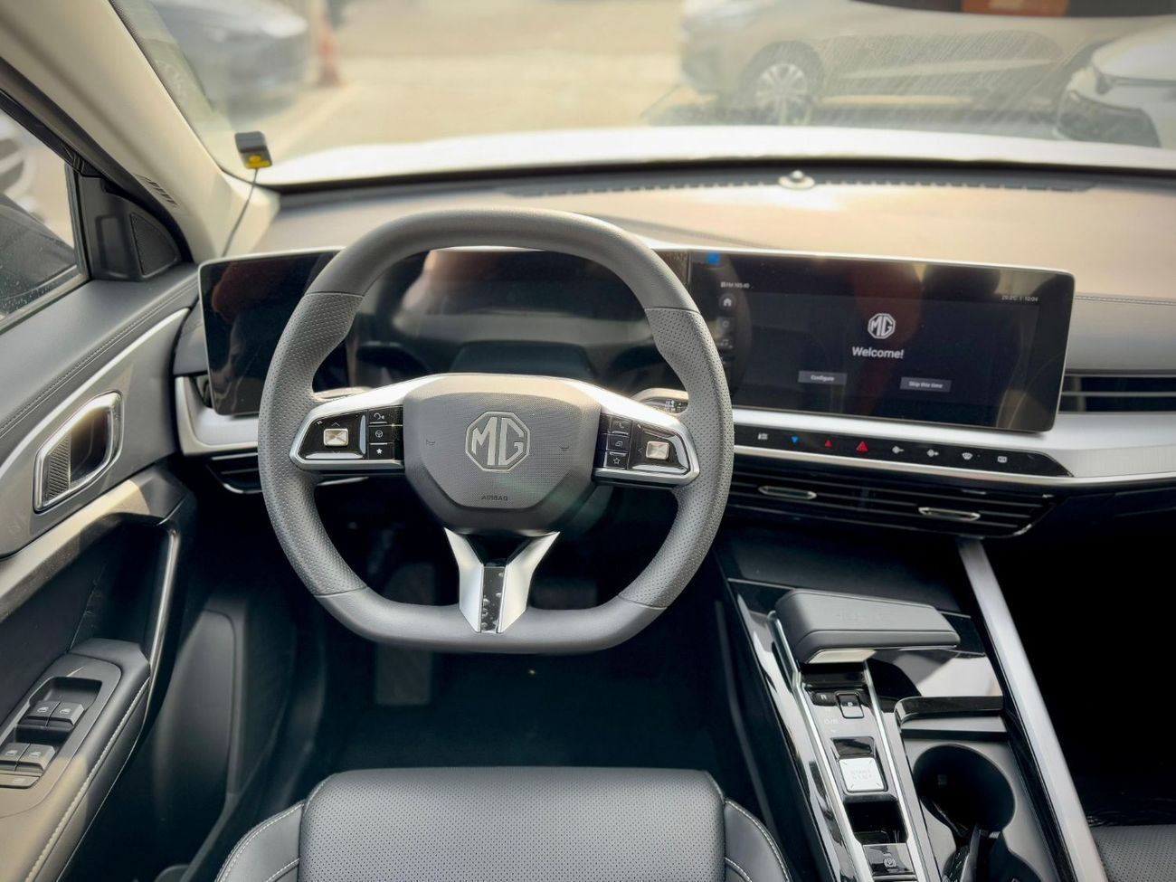 أم جي وان STD 1.5L Petrol FWD 2024 GCC Export Price @ 49,900 AED