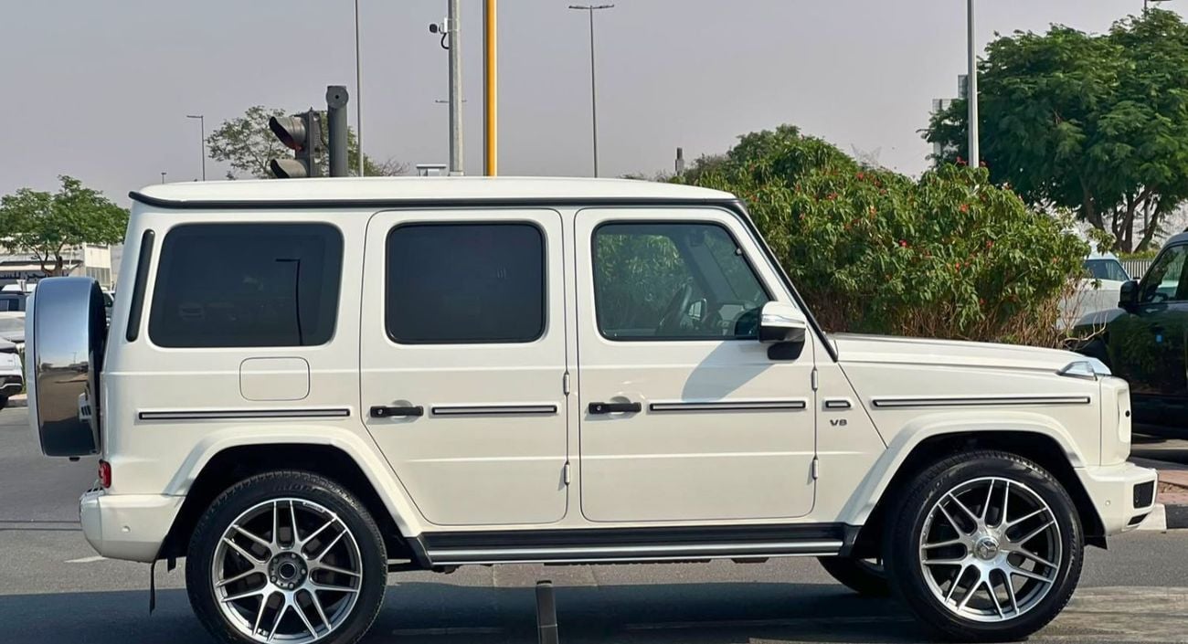 Mercedes Benz G63 AMG STANDARD Additional Details: - Extras: Feature set follows the Japanese-spec G 550 configuration — please req