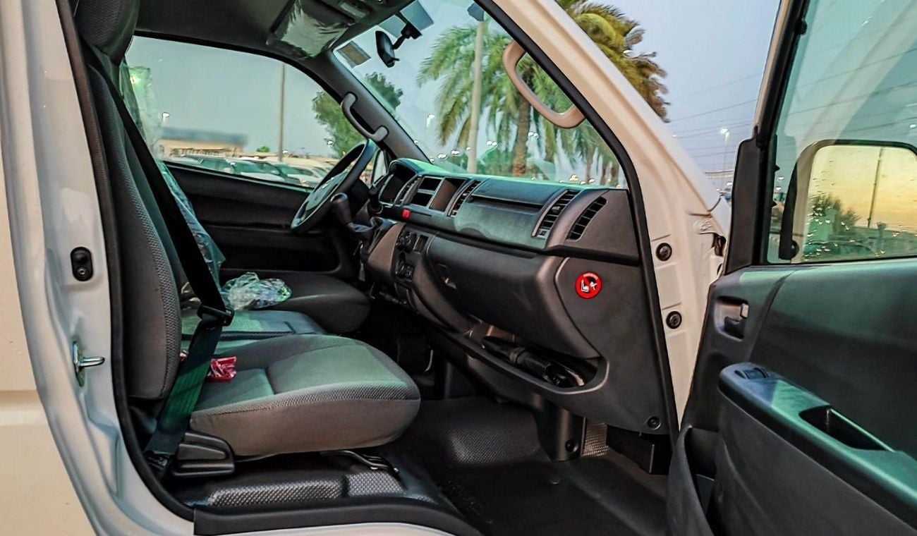 تويوتا هاياس DLS - STD ROOF 2.5L DLX Wide AC VAN MT