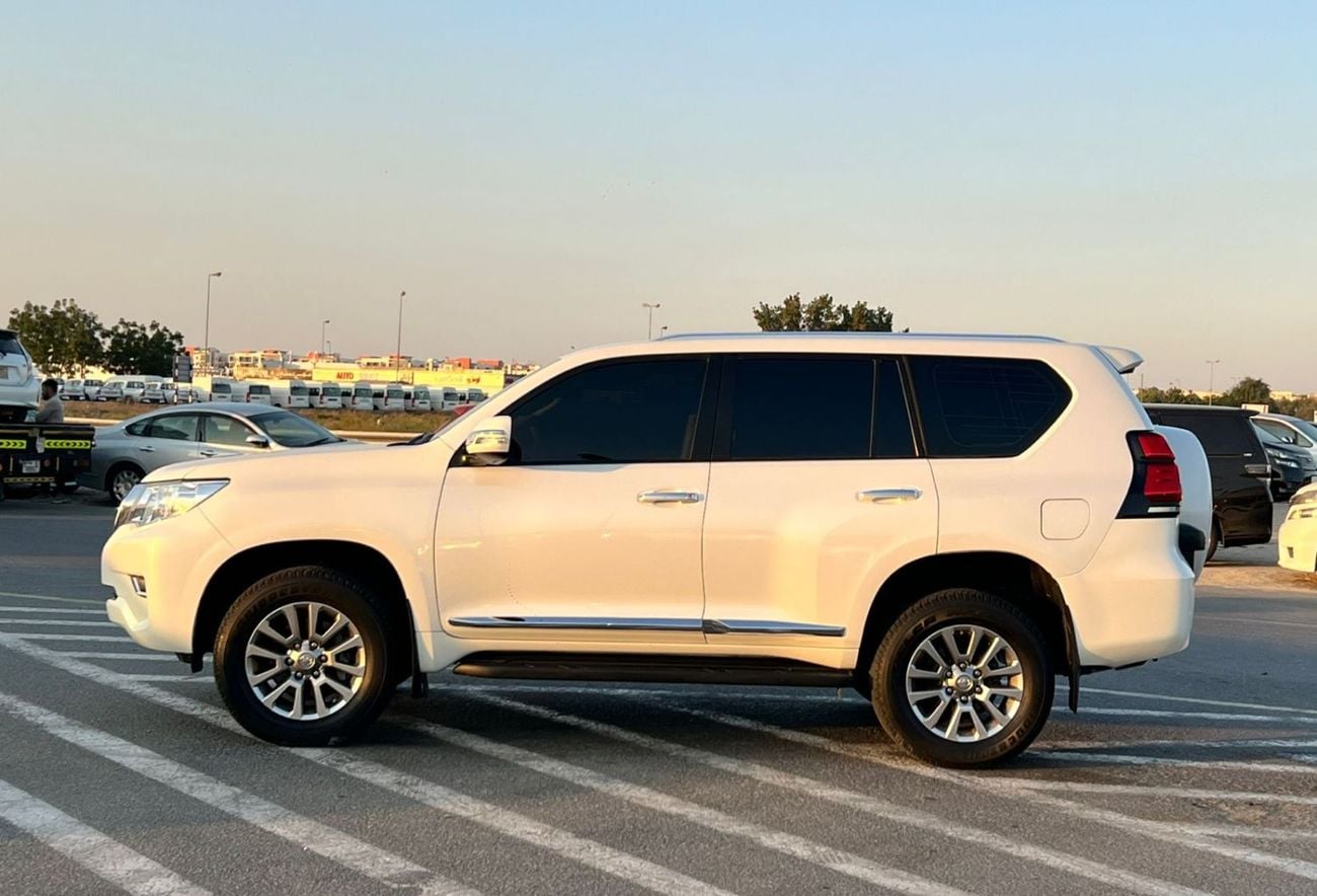 Toyota Prado 2019 Toyota Prado TXL 4.0L V6 Full Options - AWD 4x4  GCC- Electric Seat - Rear CAM & Sensors - Cool