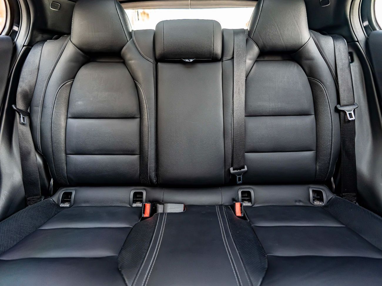 مرسيدس بنز GLA 250 Std 2.0L (211 HP)