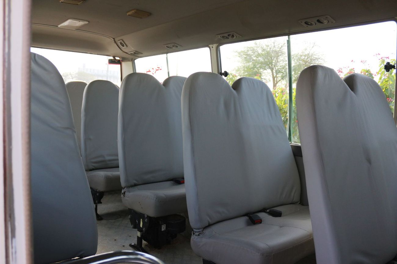 Toyota Coaster TOYOTA COASTER DIESEL 2011 GULF SPACE 20 PASSENGER