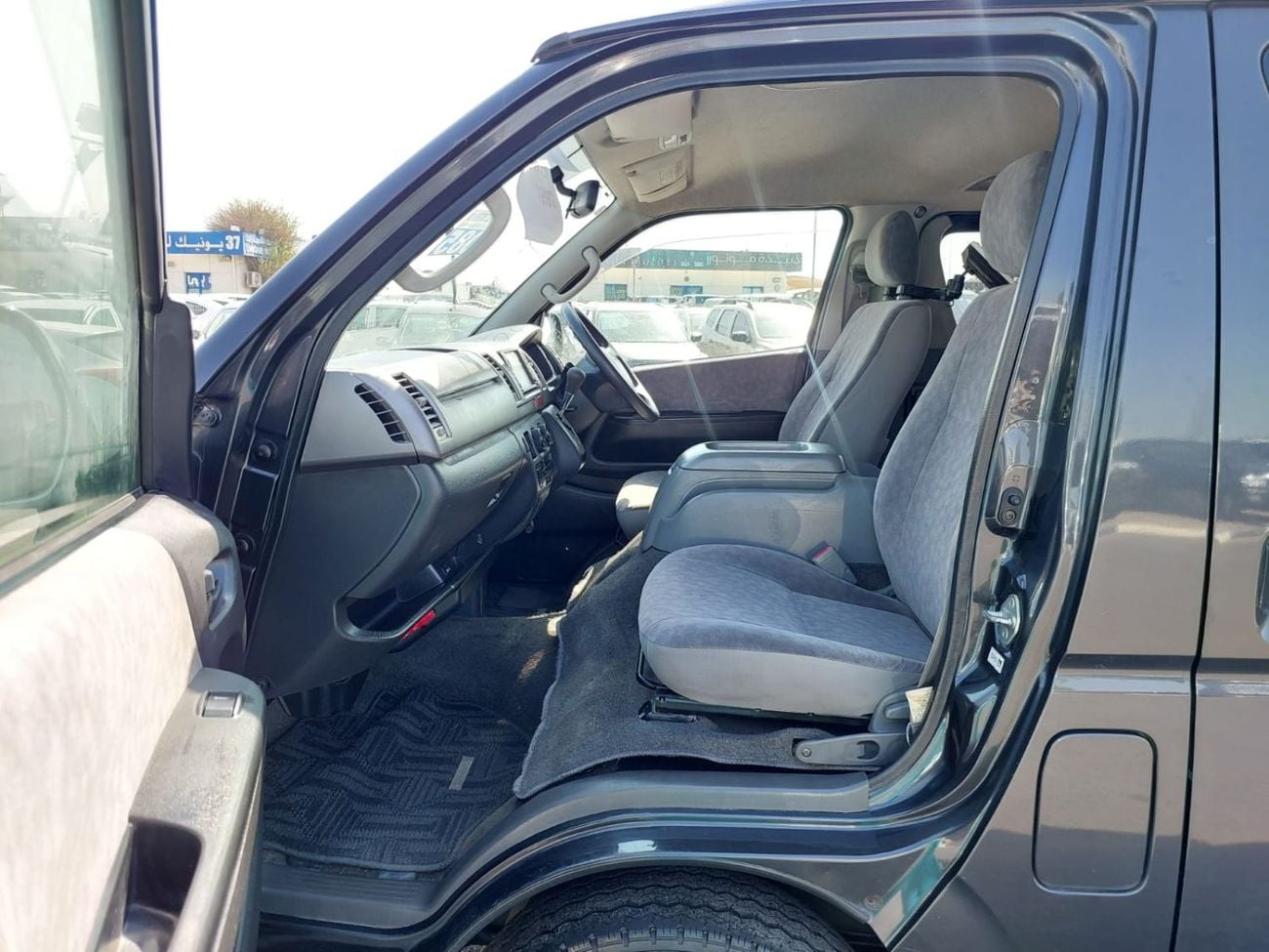 تويوتا هاياس (RAMADAN OFFER) TOYOTA HIACE VAN RHD 2005 MODEL 2.0 L PETROL AUTOMATIC(PM26783)