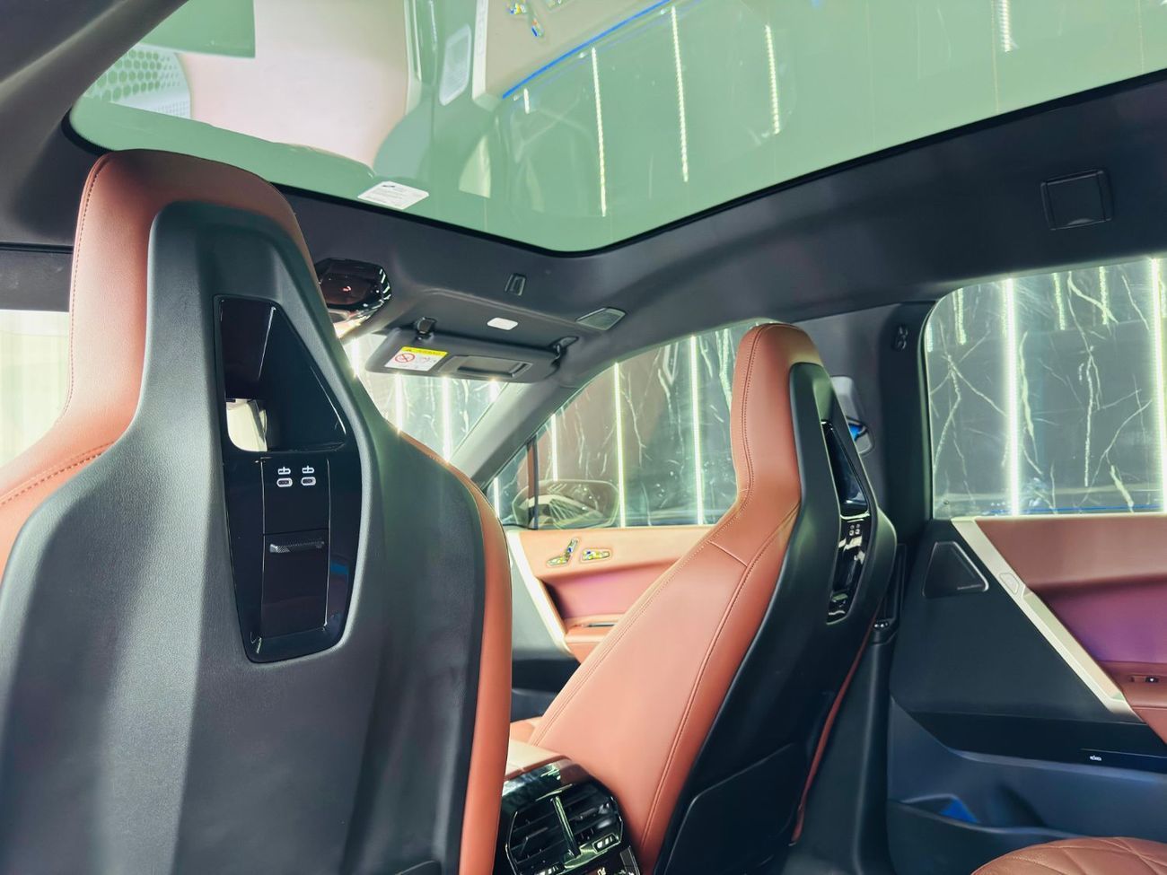 BMW iX M60 2023 BMW iX, 2030 BMW Warranty, 2031 BMW Service Pack, Fully Loaded, Very Low Kms, GCC