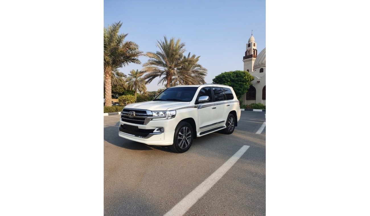 تويوتا لاند كروزر Land cruiser 2019 VXR V8 GCC