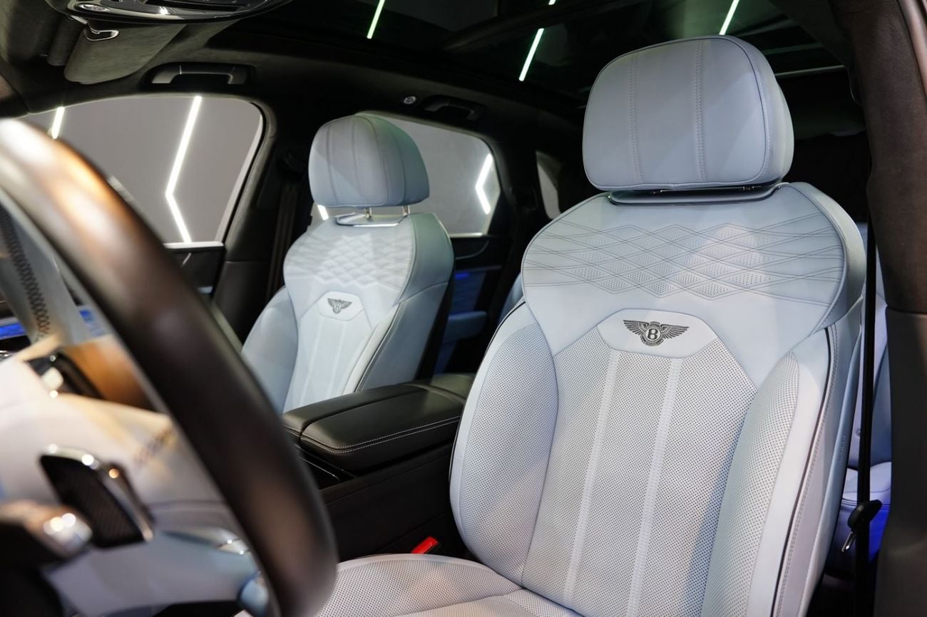 Bentley Bentayga Azure Bang N Olufsen, Panoramic Roof, Dealer Warranty!!