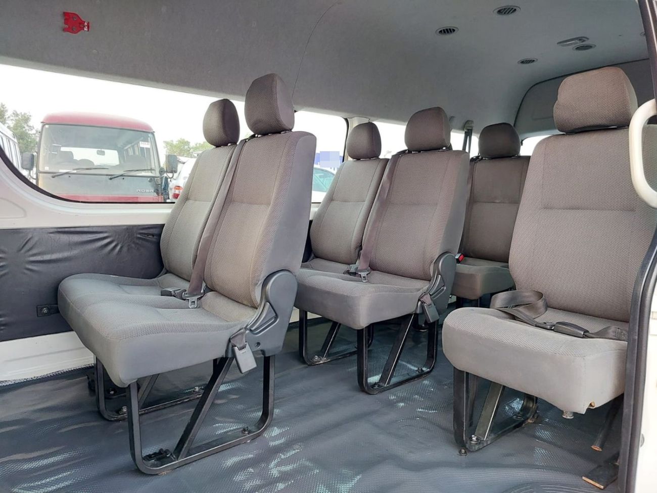 Toyota Hiace TOYOTA HIACE COMMUTER VAN RHD 2016 MODEL 3.0 L DIESEL AUTOMATIC(PM28060)