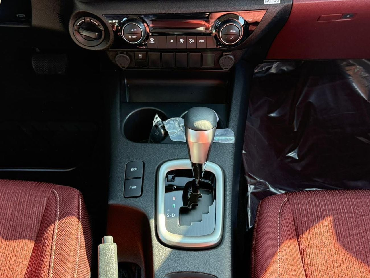 Toyota Hilux SR5 2.7L Petrol 4WD 2026 Export Price @ 137,500 AED