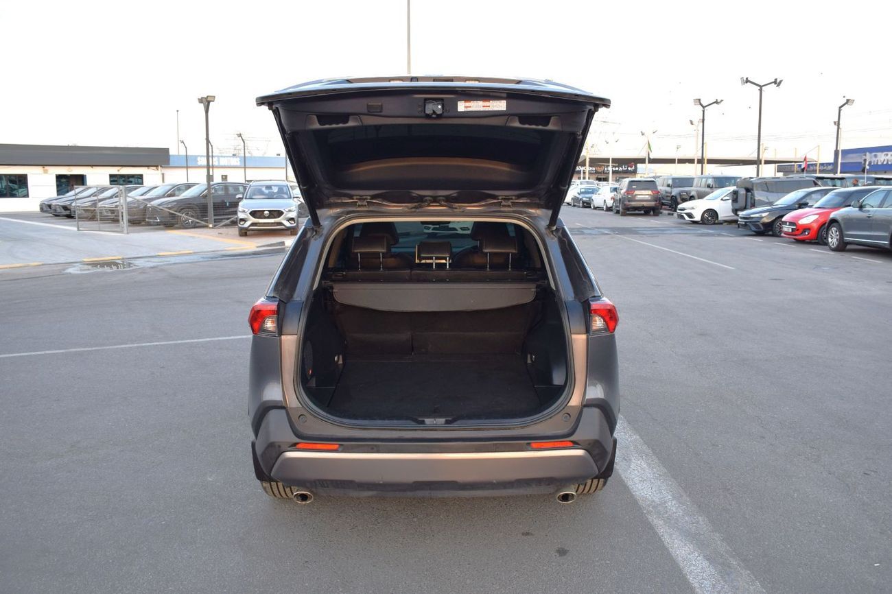 تويوتا راف ٤ LE 2.0L FWD Petrol (Right Hand)