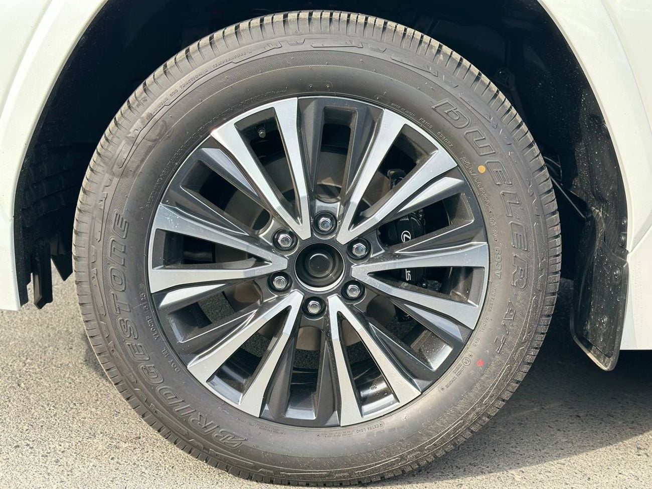 Lexus LX 700h Urban Signature 3.5L HEV A/T // 2026 // Full With Radar & Head Up Disable , 360 Camera , Wireless Ch