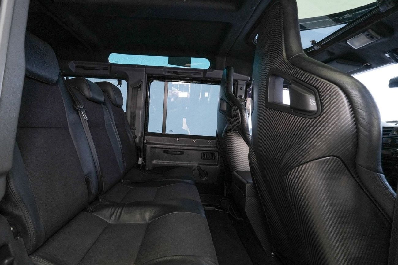 Land Rover Defender 110