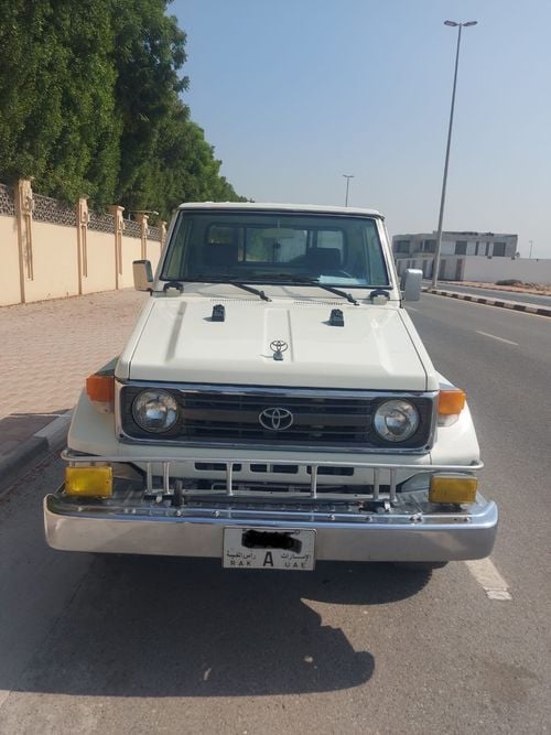 Toyota Land Cruiser Pick Up