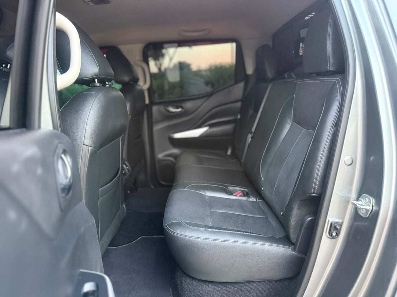 نيسان نافارا FACELIFTED TO 2024 MODEL | RHD | 2.3 DIESEL ENGINE | 4WD