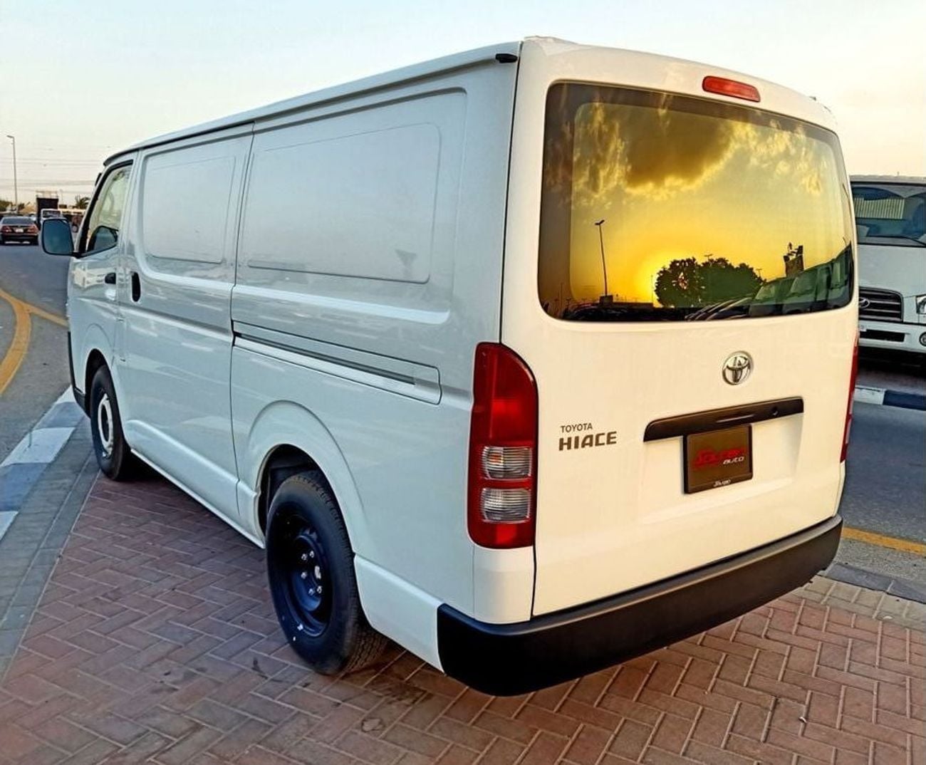 تويوتا هاياس GL TOYOTA HAICE STD ROOF CARGO 2.5L DIESEL M/T 2024 MODEL