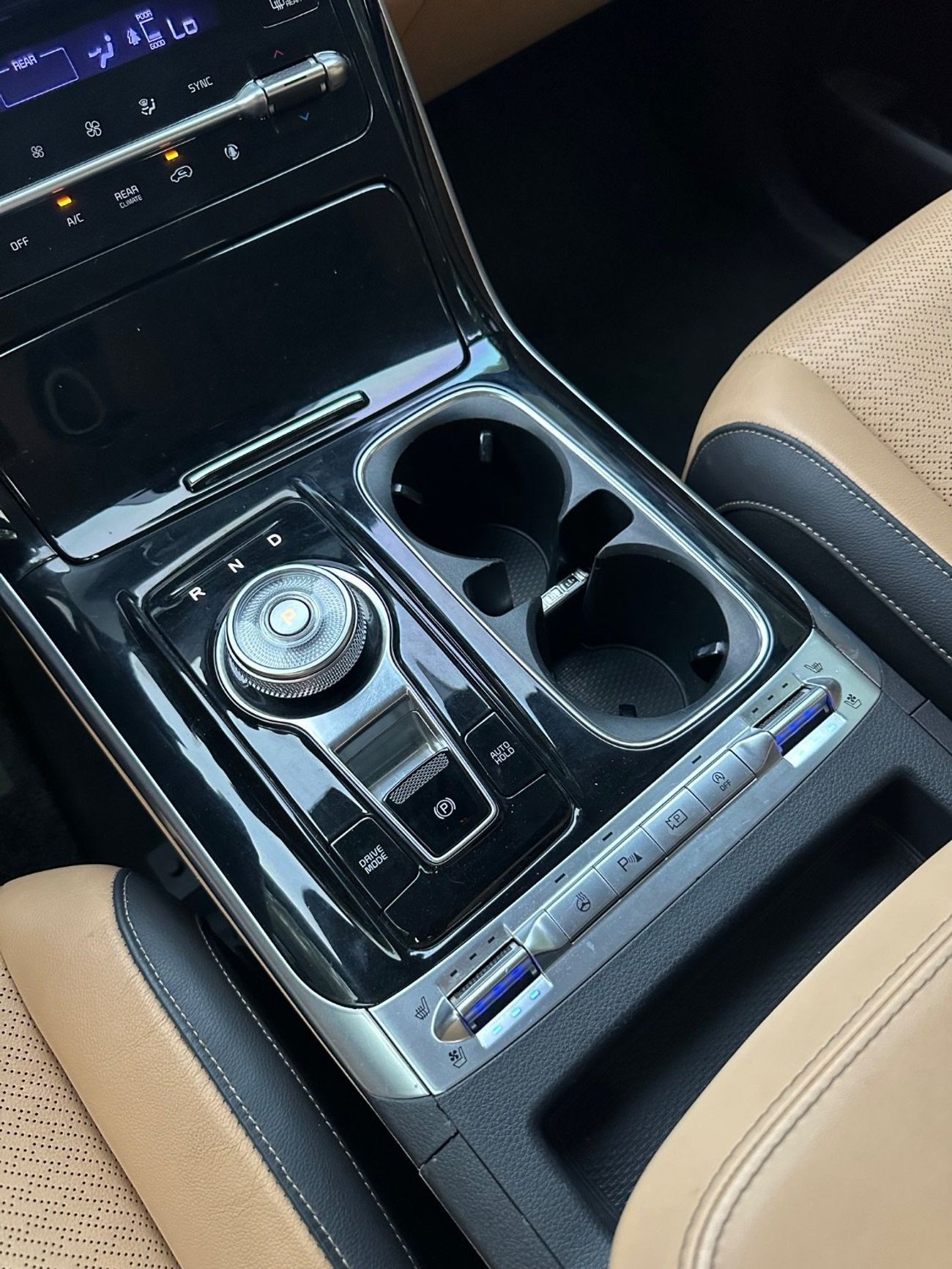 Kia Carnival 2023 Kia Carnival Diesel | 9 Seats | 2.2L - Turbo 200 HP | Full Option | Perfect Condition