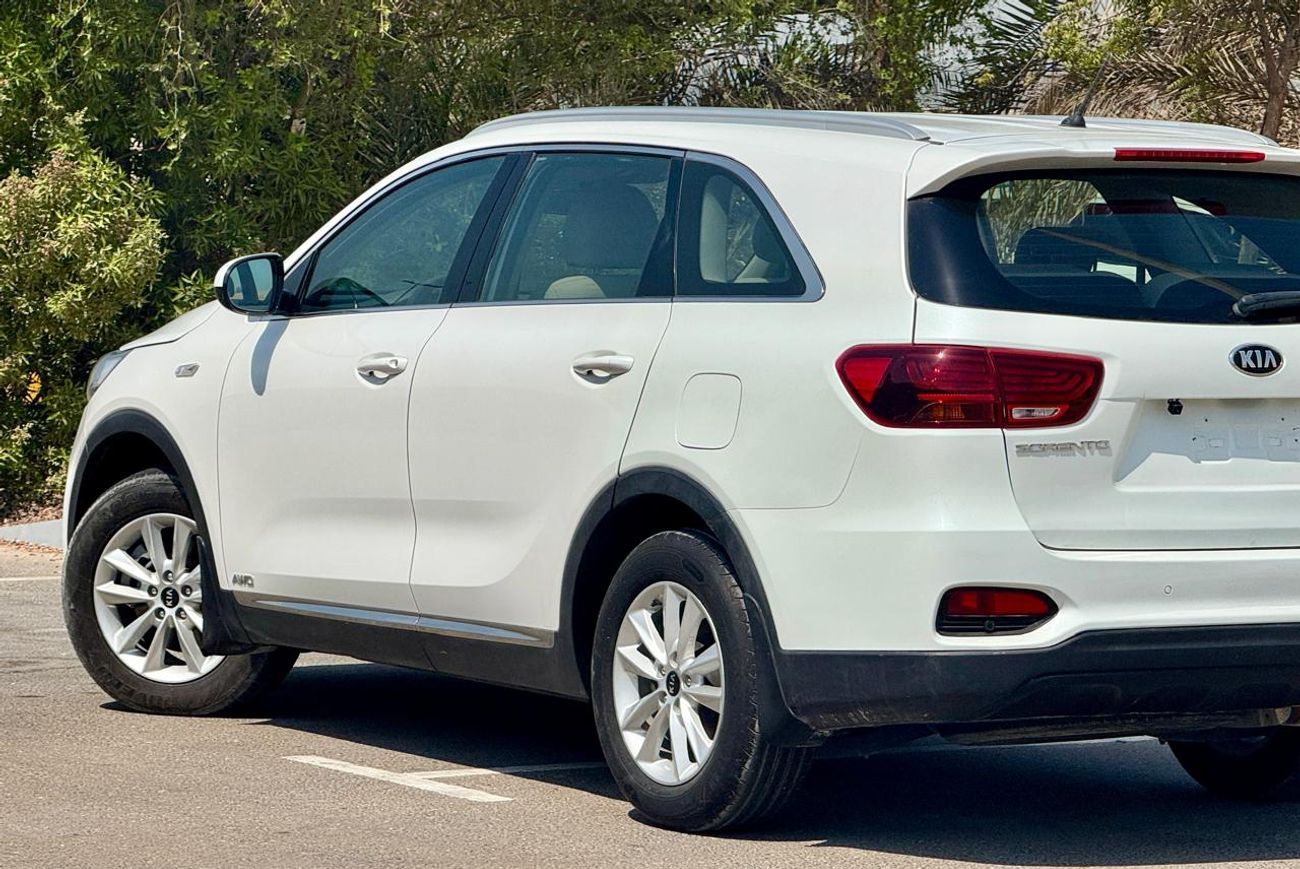 Kia Sorento Std 2.5L AWD 750-Monthly l GCC l Cruise,Camera, AWD l Accident Free