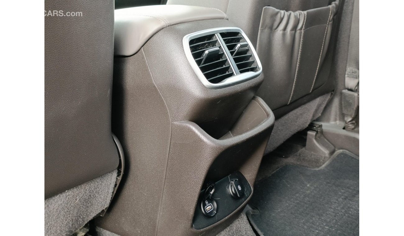Hyundai Santa Fe 2.4L Petrol / Blind Spot Detection / Full Working Condition / 5 Seats Sports(LOT # 3046)