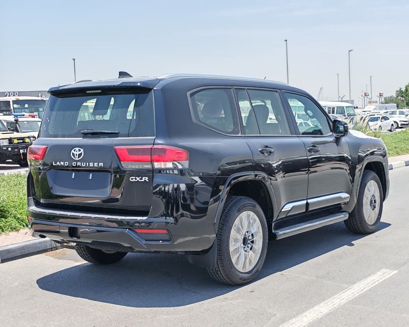 Toyota Land Cruiser 2026 Toyota Land Cruiser LC300 GXR High Option with Sunroof 4.0L V6 Petrol A/T 4WD Export Only