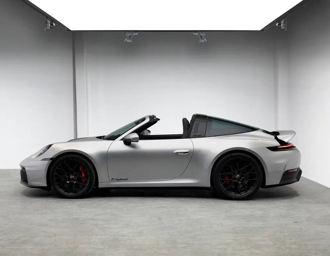 بورش 911 تارجا 4GTS .2 TARGA 4 GTS • Warranty until • GCC Spec