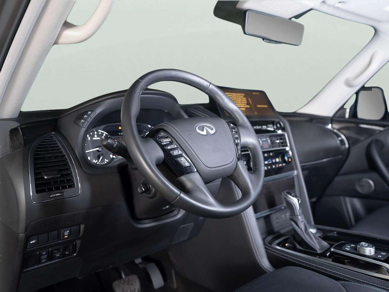 Infiniti QX80 LUXE 5.6