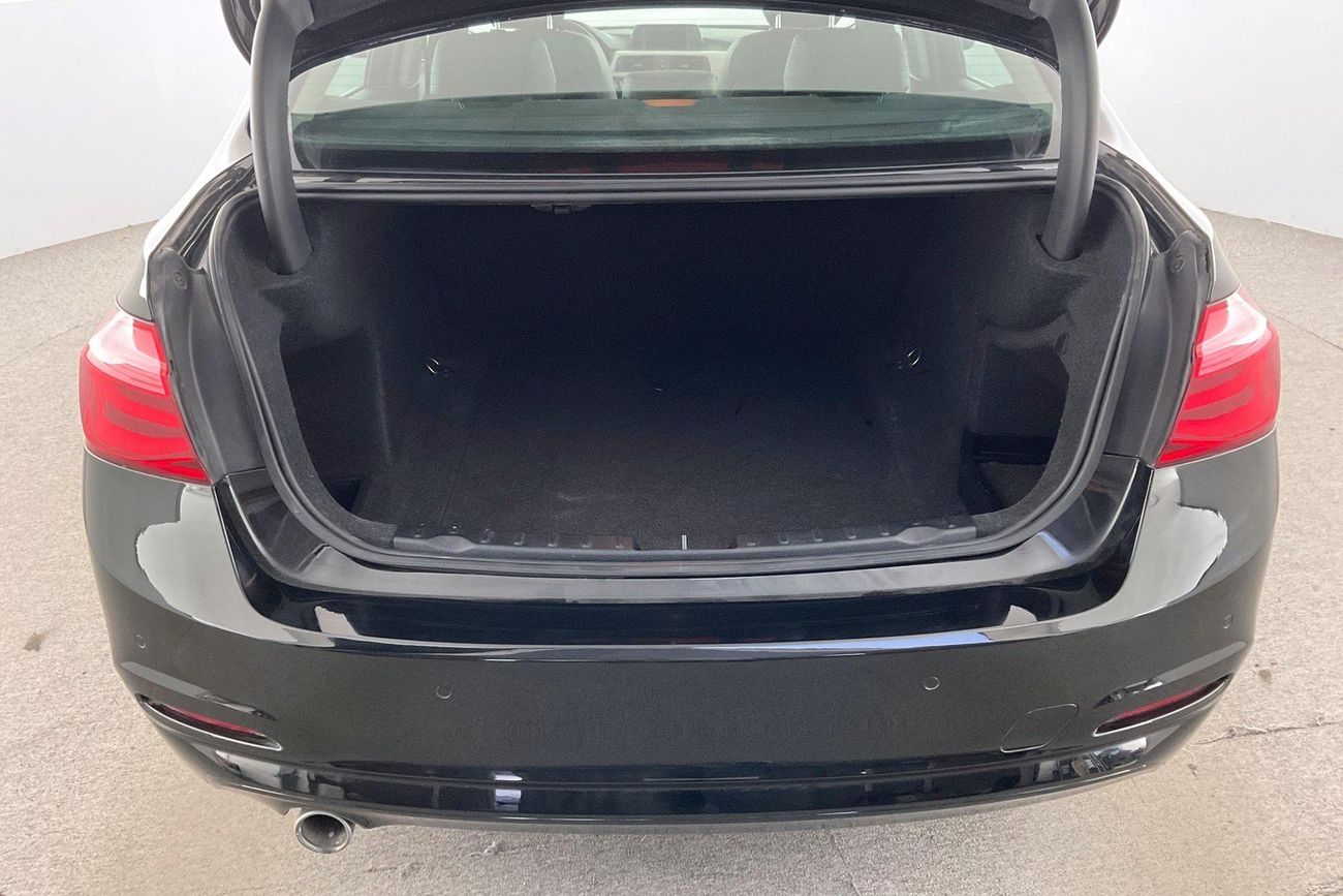 BMW 318i Standard | Guaranteed Warranty | 0 Down Payment