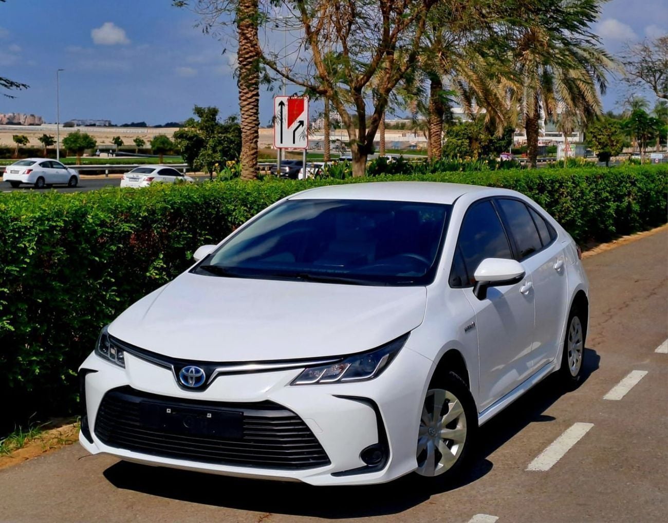 تويوتا كورولا OVERLAND 1.6L XLI Hybrid