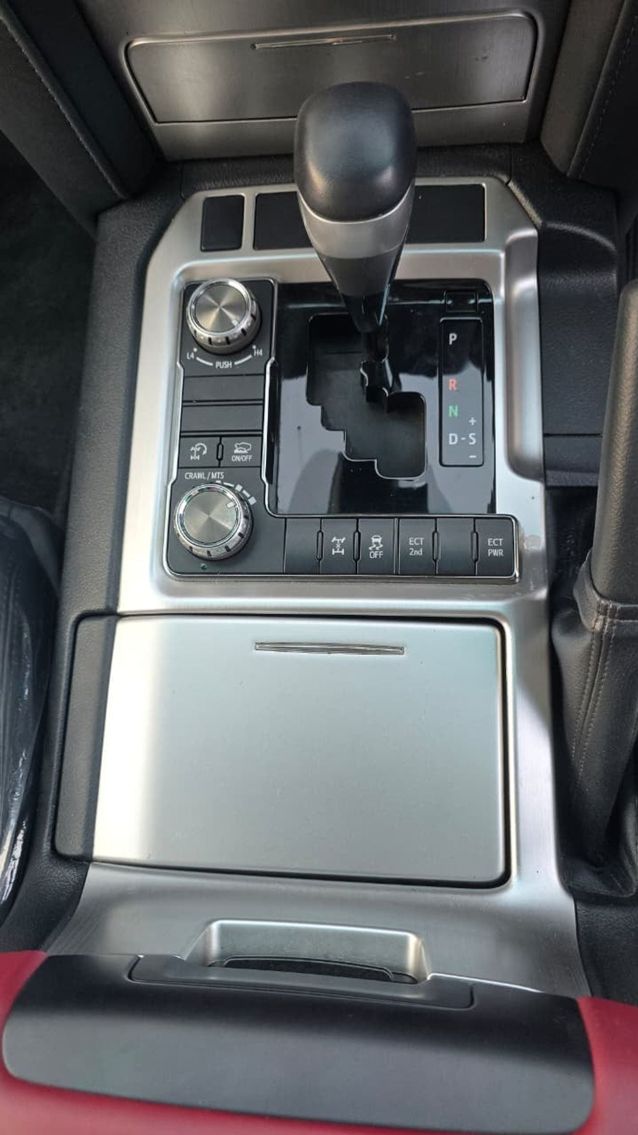 Toyota Land Cruiser VXR V8 Engine Diesel Engine RHD Full Option