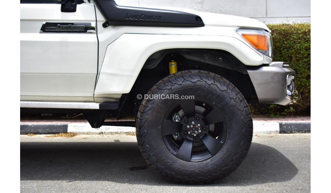 تويوتا لاند كروزر بيك آب 79 DOUBLE CAB PICKUP XTREME V8 4.5L TURBO DIESEL 4WD MT