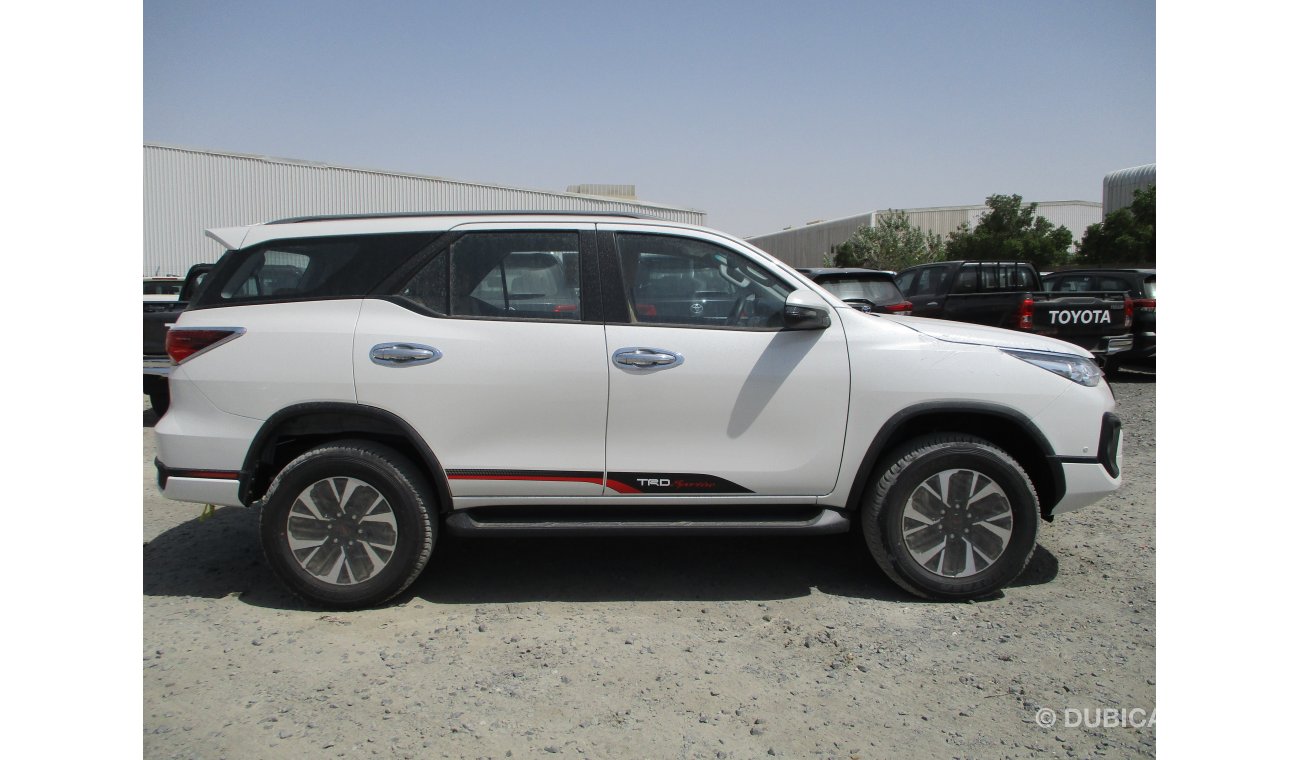 Toyota Fortuner - LHD - 156 2.7L PETROL 4 X 4 TRD - AUTO