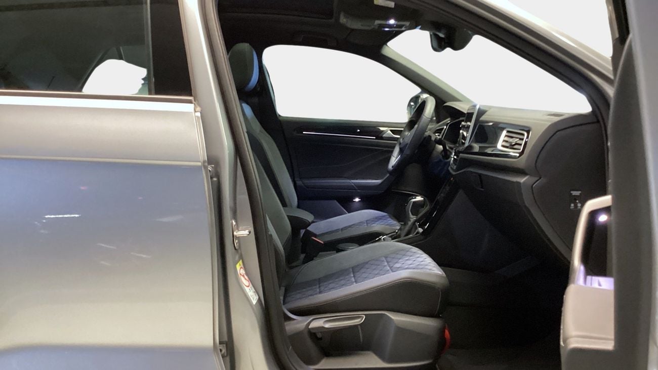 Volkswagen T-ROC R-LINE | Guaranteed Warranty | 0 Down Payment